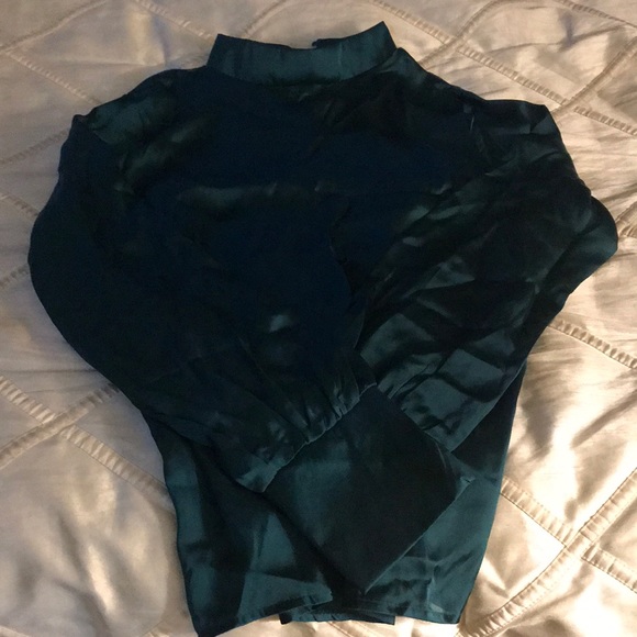 Ladies blouse - Picture 2 of 3